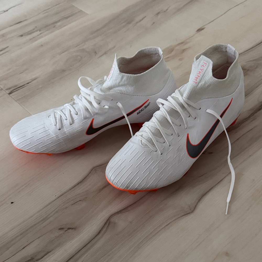 Nike flyknit Soccer Cleats